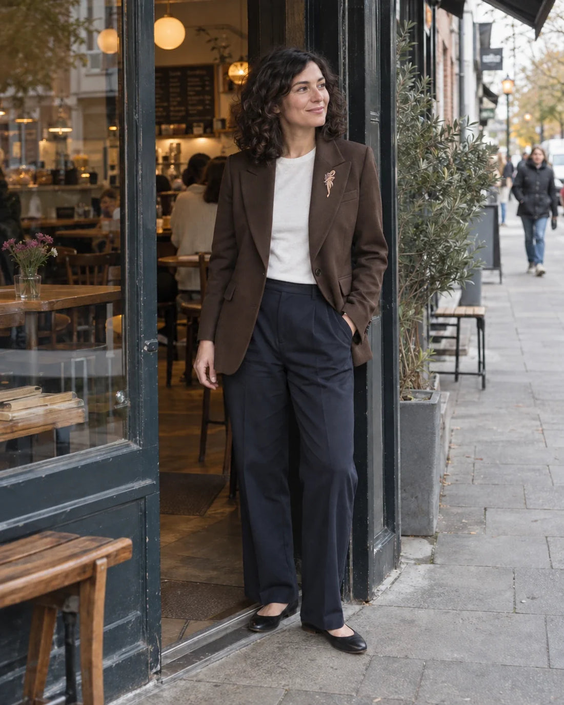Rose Gold Brooches: How to Choose and Style Them