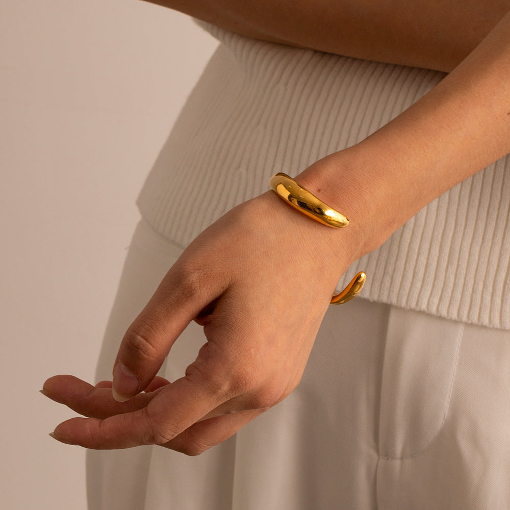Aalto Heart Cuff Bracelet showing a polished open cuff silhouette