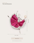 Aila size guide showing 5.8 by 7.0 centimetres and approximately 32.9 grams