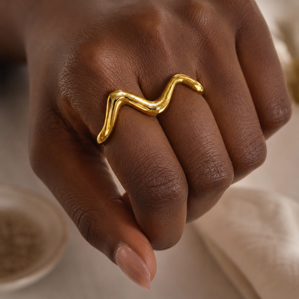 Aira Line Double Ring worn in gold