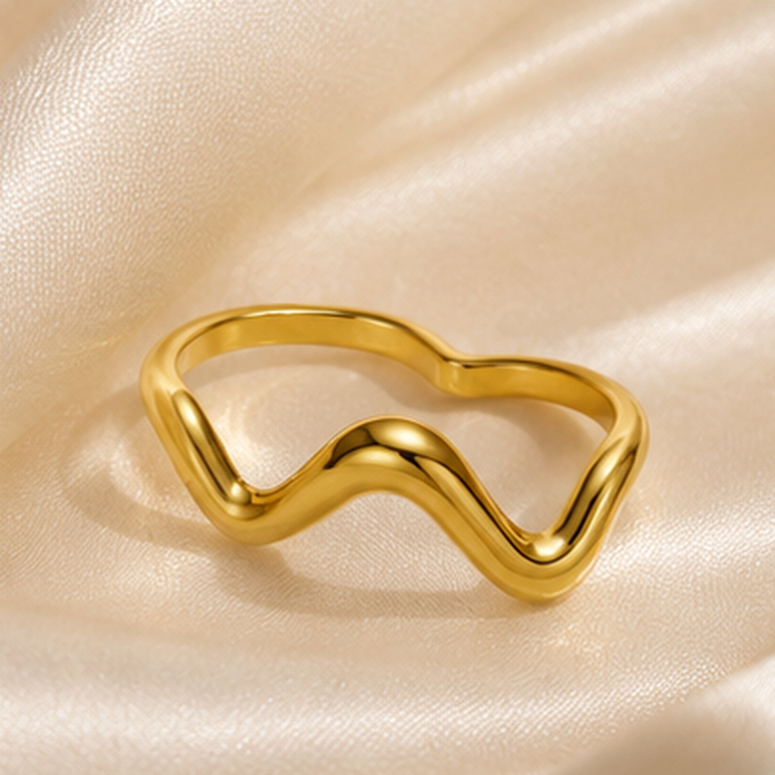 Aira Line Double Ring gold product display