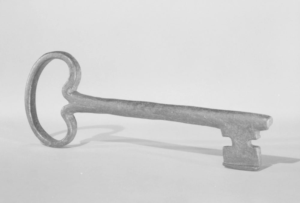 The outline of a key