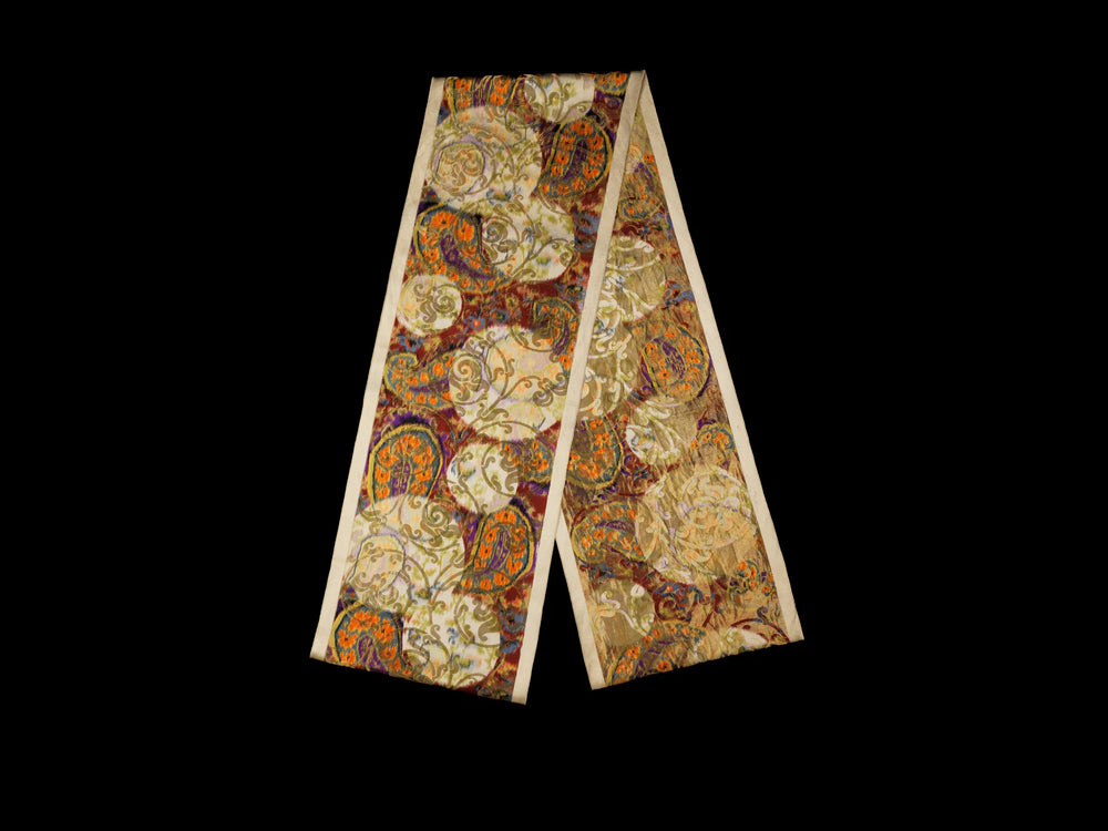 A folded silk ribbon