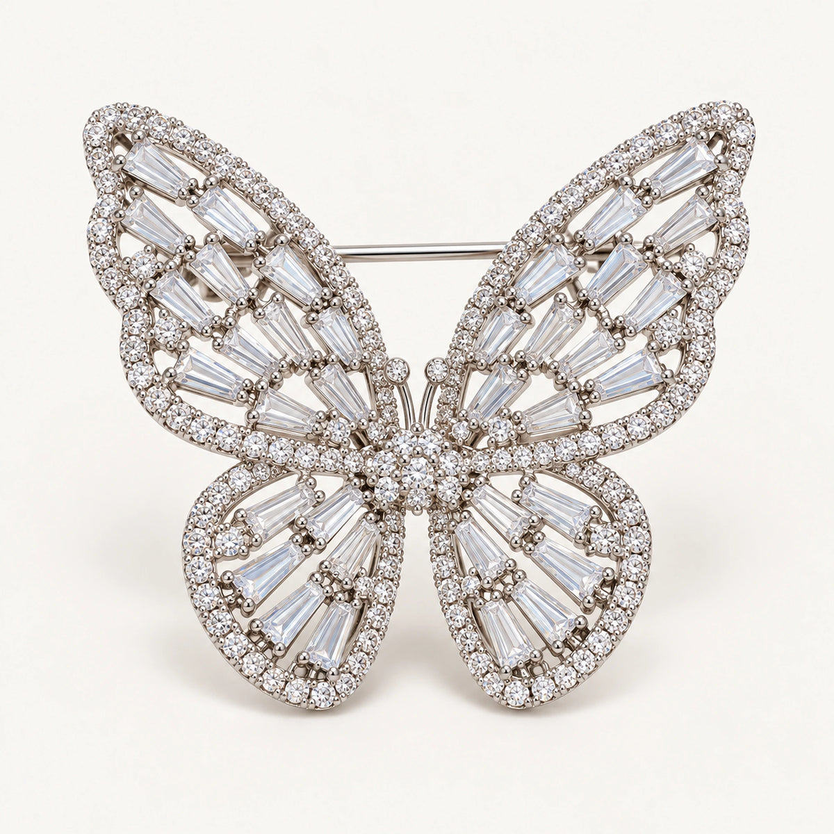 Complete Enni butterfly brooch in Silver & Clear.