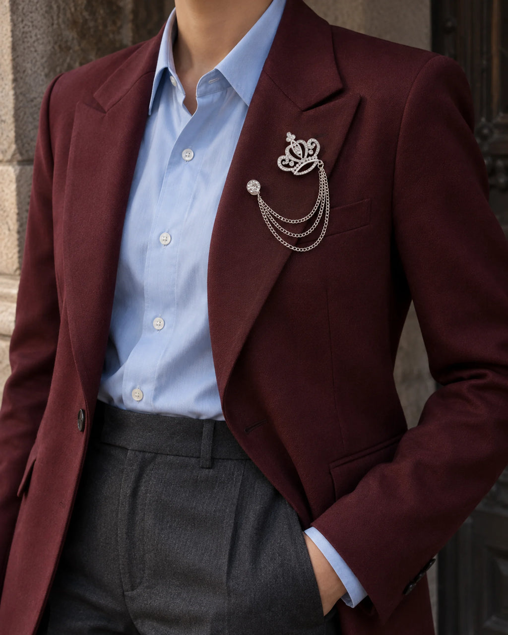 Kruunu Openwork Crown Lapel Chain Brooch in silver-tone finish; wider faceless jacket styling