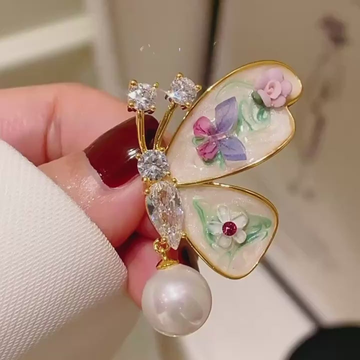 Silent detail film of Kielo Floral Wing Butterfly Brooch.