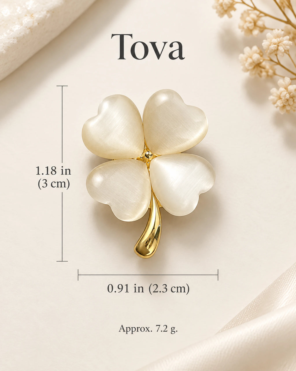 Tova Cat-Eye Clover Magnetic Brooch size guide: 2.3 cm wide, 3 cm high, 7.2 g