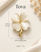 Tova Cat-Eye Clover Magnetic Brooch size guide: 2.3 cm wide, 3 cm high, 7.2 g