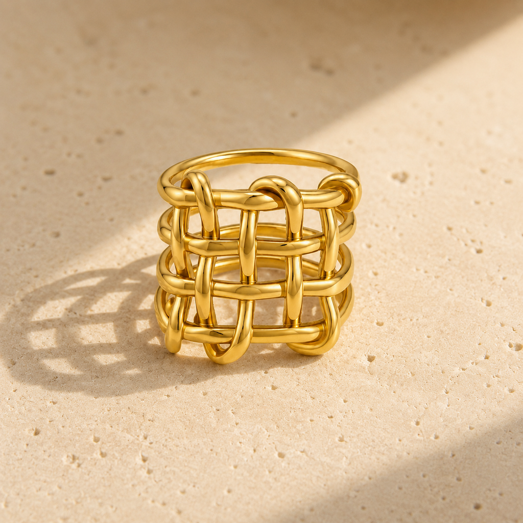 Trellis Light Wide Ring with lattice shadow