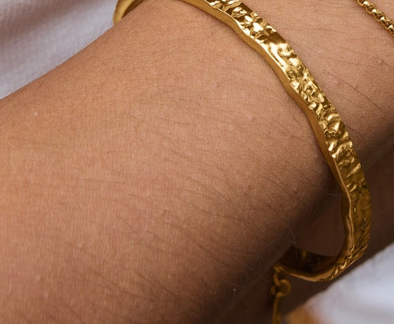Bold without closing in