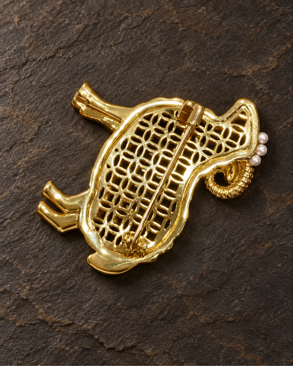 Vilja Imitation Pearl Ram Brooch reverse showing the pin and open metal backing