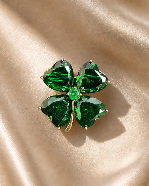 Emerald Lykke Clover Brooch detail view